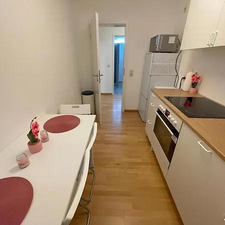 Apartment Cozy In Neusser Street *