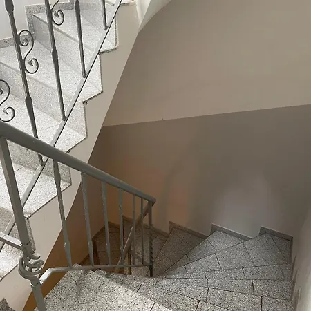 Cozy In Neusser Street Apartment Cologne