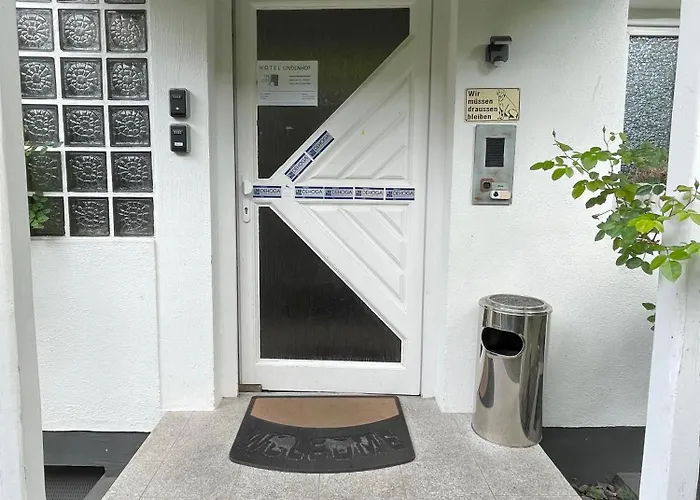 Cozy In Neusser Street * Köln