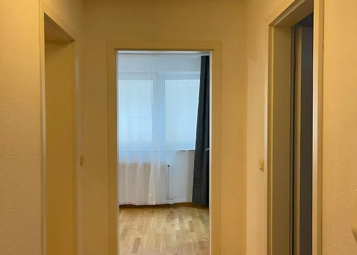 Cozy In Neusser Street *