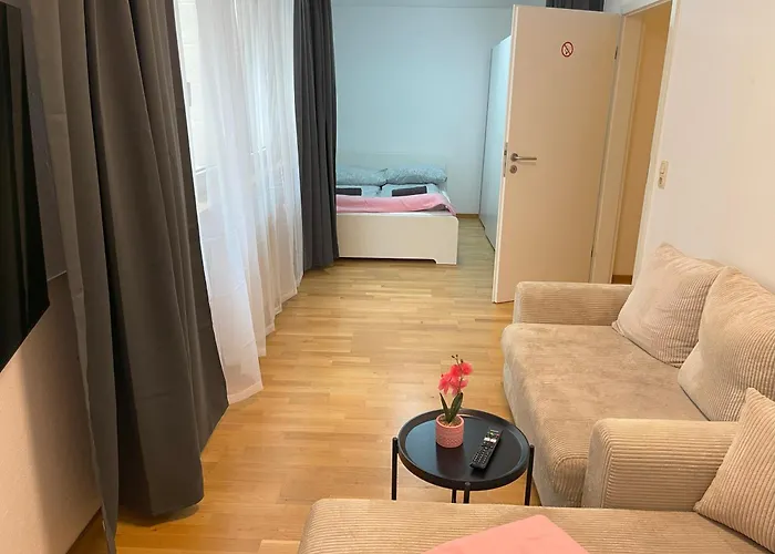 Cozy In Neusser Street