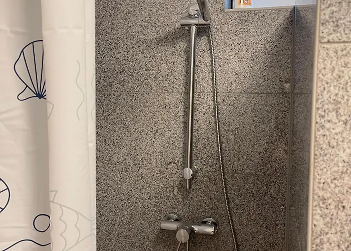 Cozy In Neusser Street *