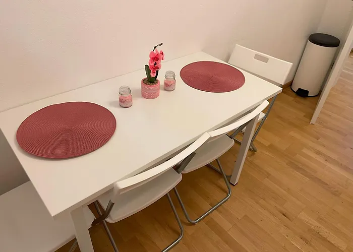 Cozy In Neusser Street